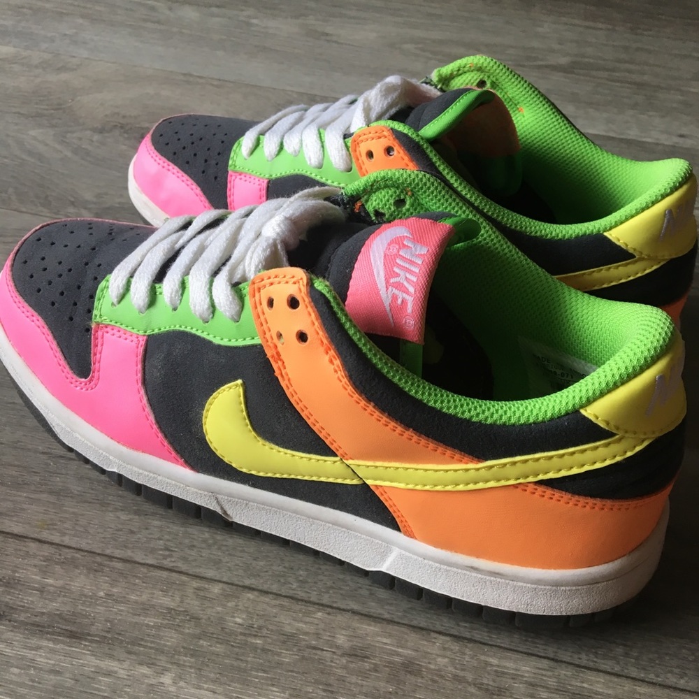 Nike Dunk Low - Picture 6 of 8
